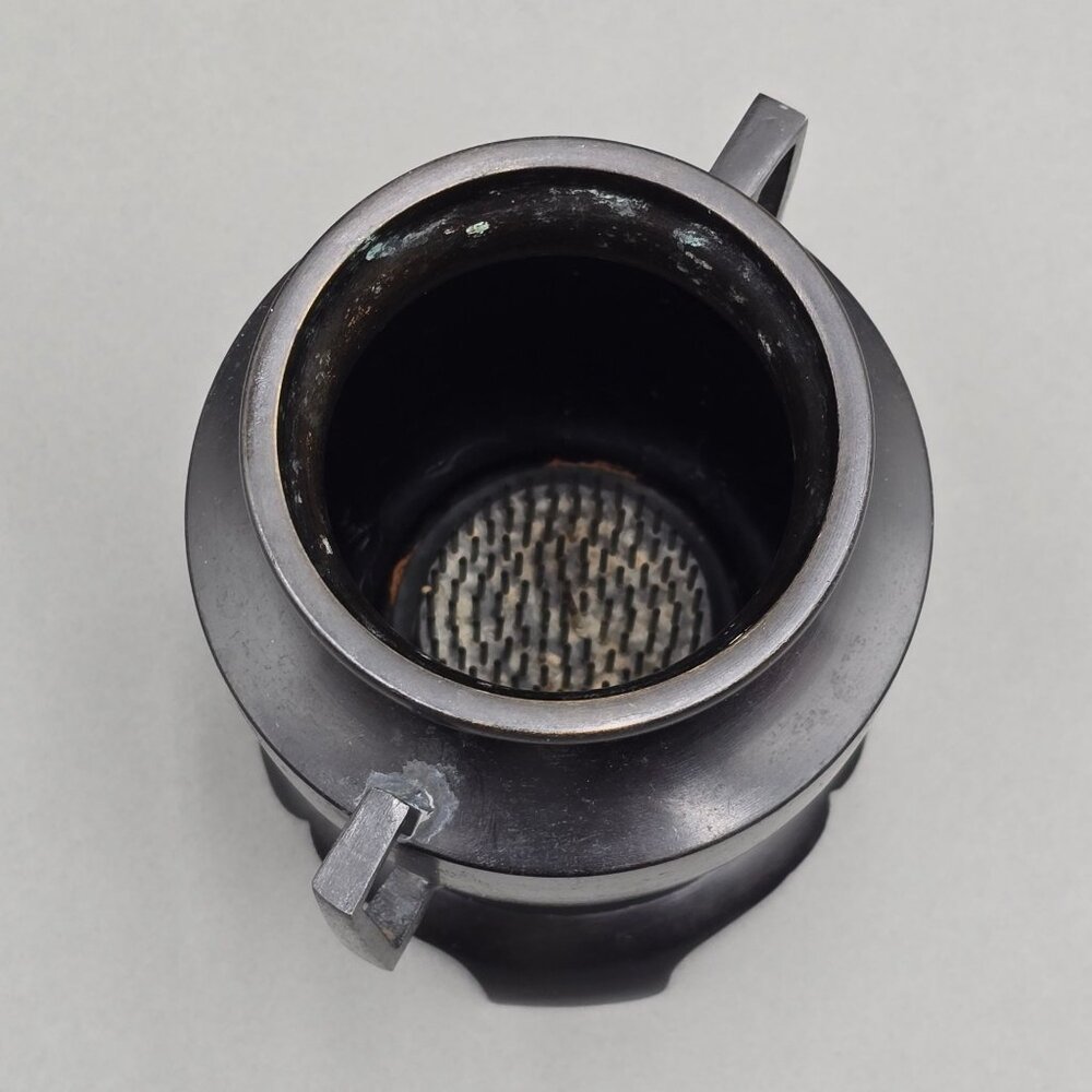 VTG Japanese Bronze Utsubata Ikebana Vase 5.5" Marked Japan Kenzan Insert - Picture 5 of 14